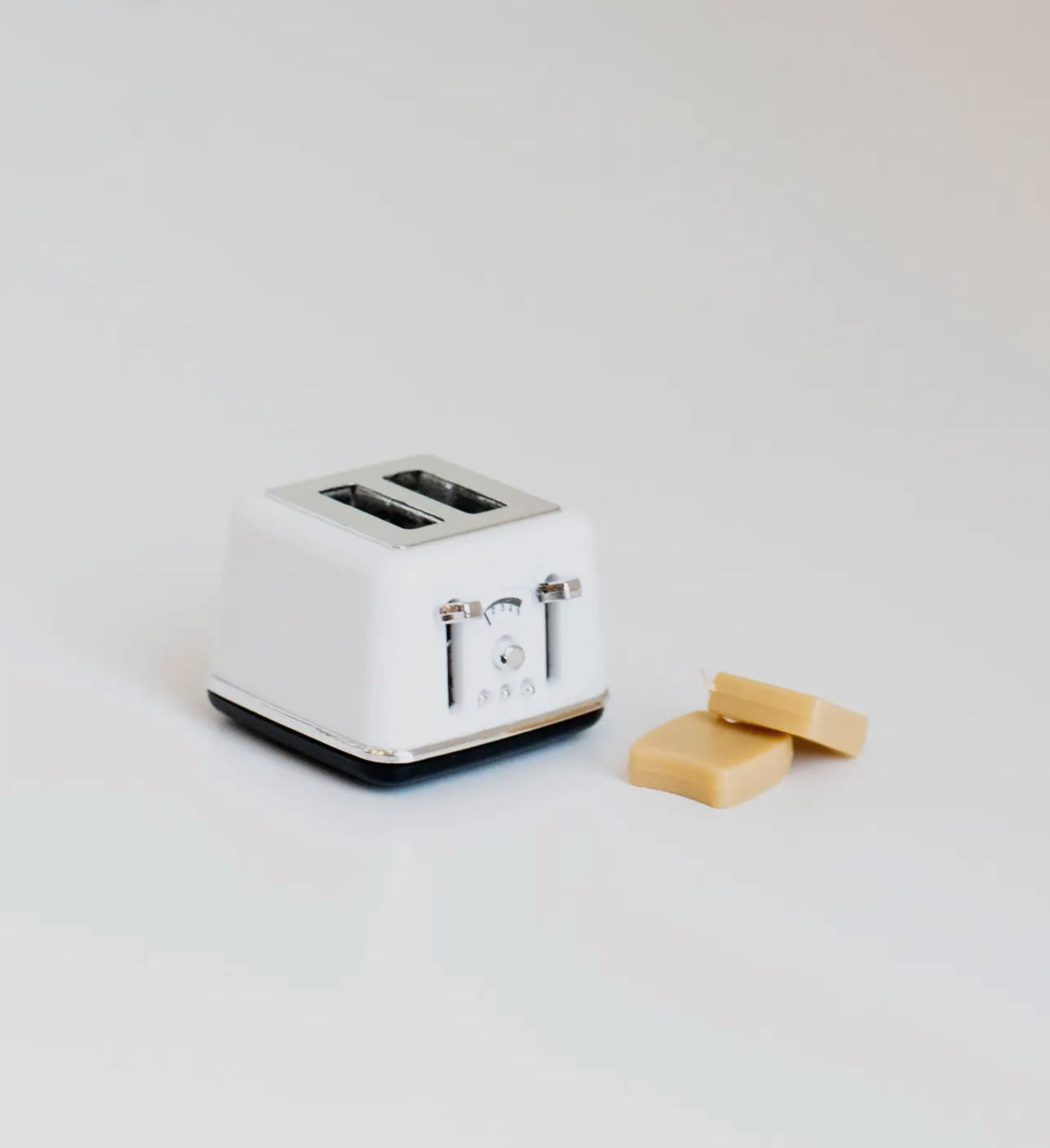 Dollhouse Classic Toaster + Toast | White