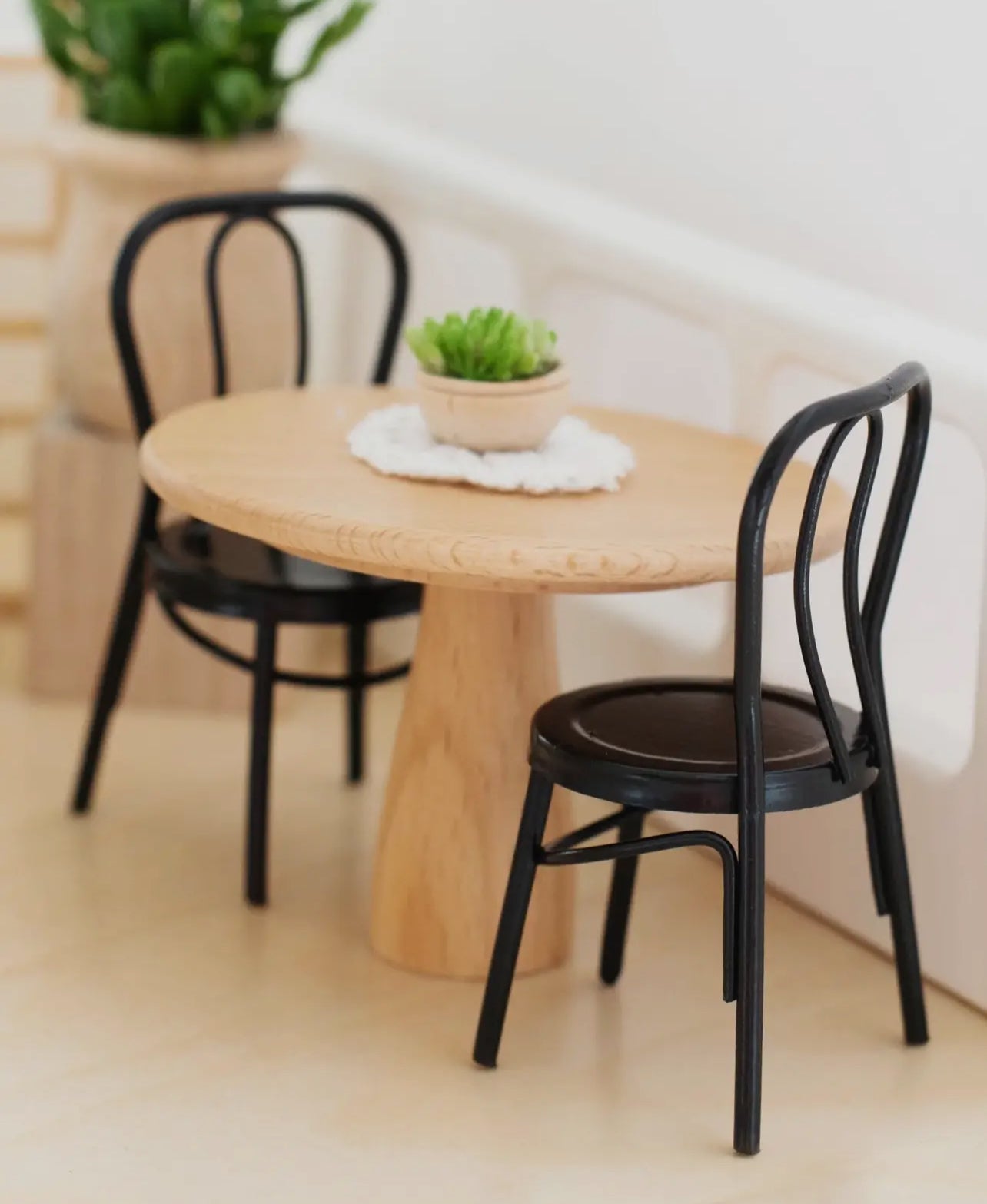 Dollhouse Metal Bistro Chair Set